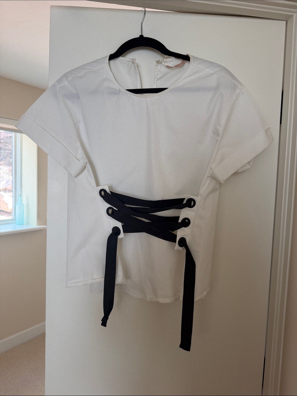 Zara White Crop Top with Black Lace-Up Waist